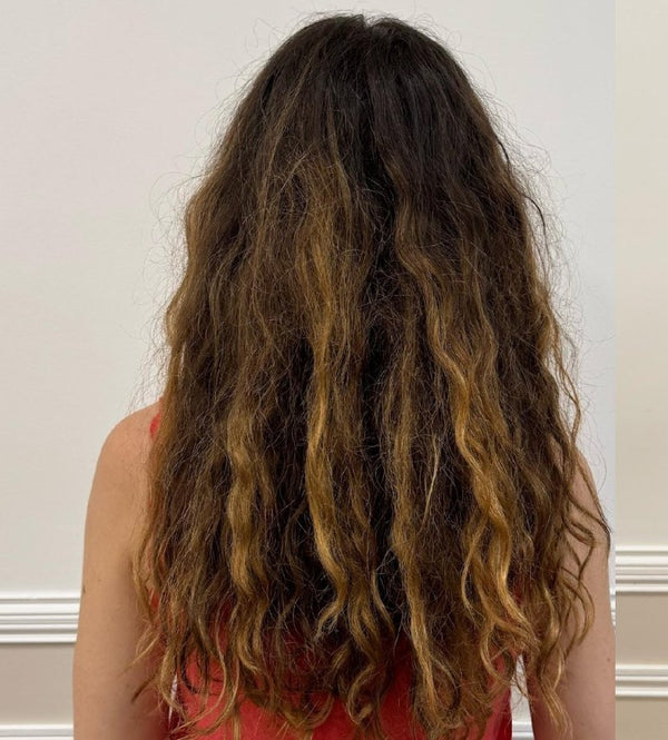 Cheveux bouclés de Natacha avant la Cure Régénérante LAO Care